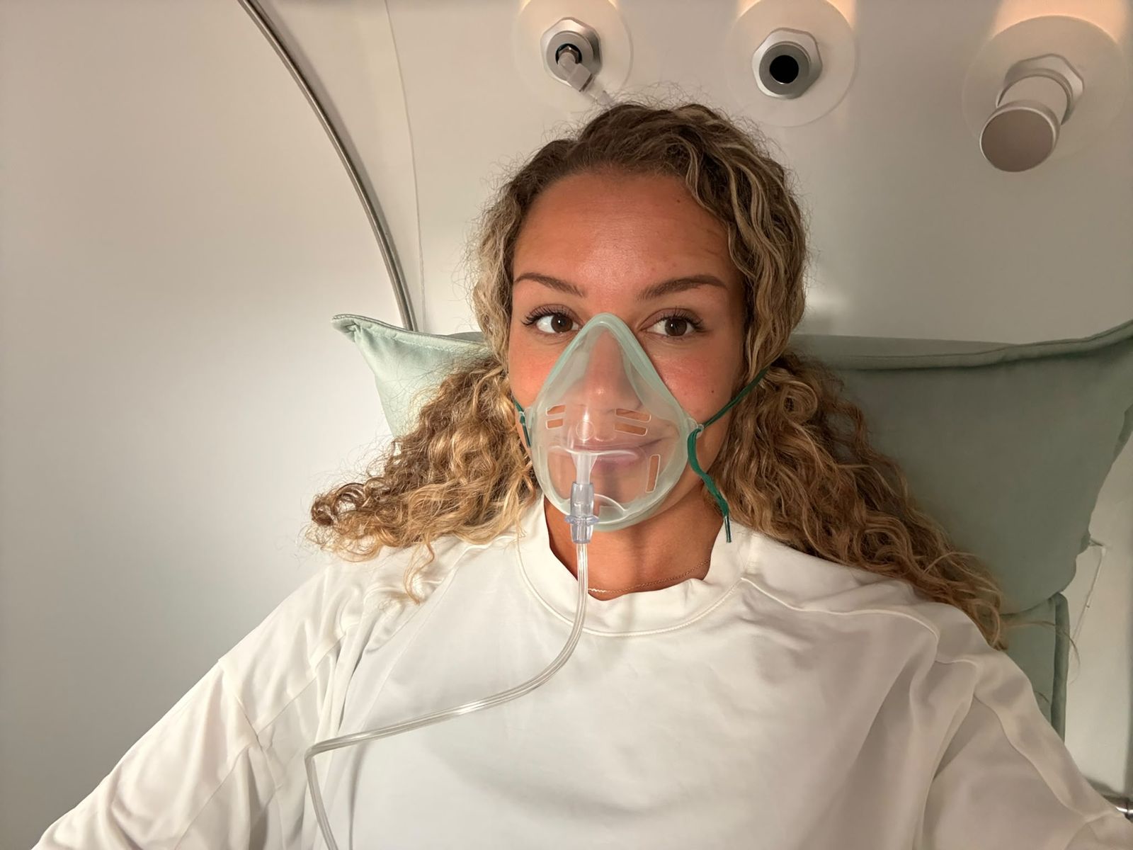 A client in the oxygen chamber at Transcend